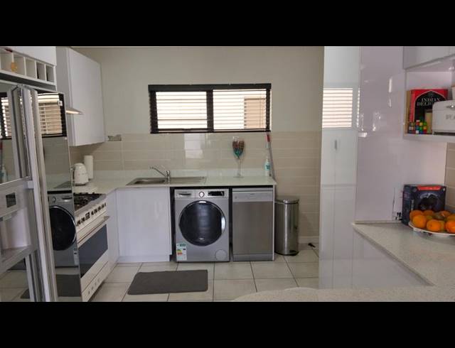 2 BEDROOM PROPERTY TO RENT IN LINBRO PARK